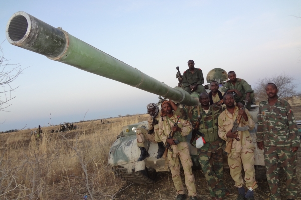 87-sudanski-vladni-vojaki-z-tezko-artilerijo-prednost-le-te-je-da-ubija-na-dalec02E89ABC-2489-41BA-449E-0CC92AEF6FC7.jpg